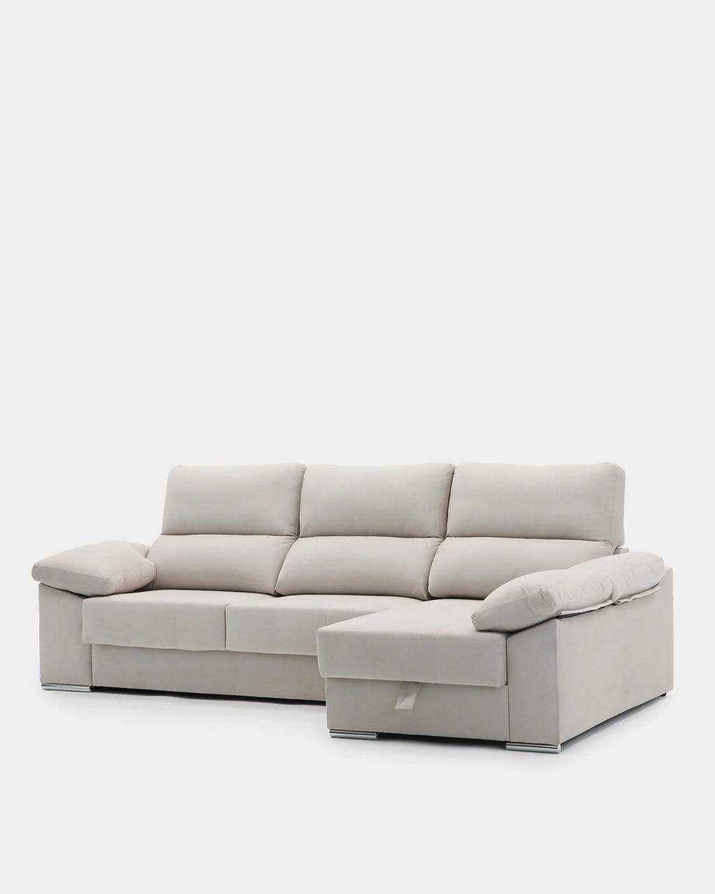 Chaiselongue Porto by Confort Liquidación featuring a sleek design and comfortable seating in a modern living room setting.