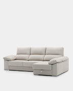 Chaiselongue Porto by Confort Liquidación featuring a sleek design and comfortable seating in a modern living room setting.