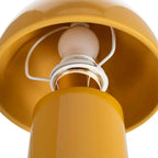 Mesa lámpara de cerámica mostaza de SKAY, con un diseño moderno y elegante, ideal para decorar interiores.